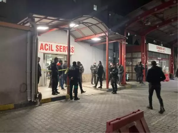 OĞUL, SOKAKTA TARTIŞTIKLARI HUSUMETLİLERİNİ TABANCAYLA VURDU 1 ÖLÜ, 1 YARALI