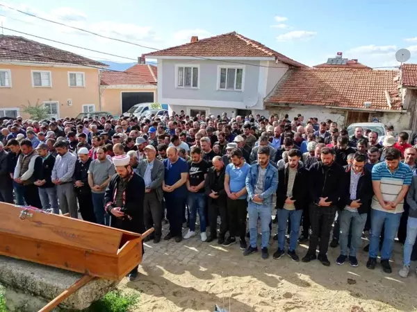 Son dakika haberi | Bilecik'te demir çelik fabrikasındaki patlamada ölen işçi Kütahya'da toprağa verildi