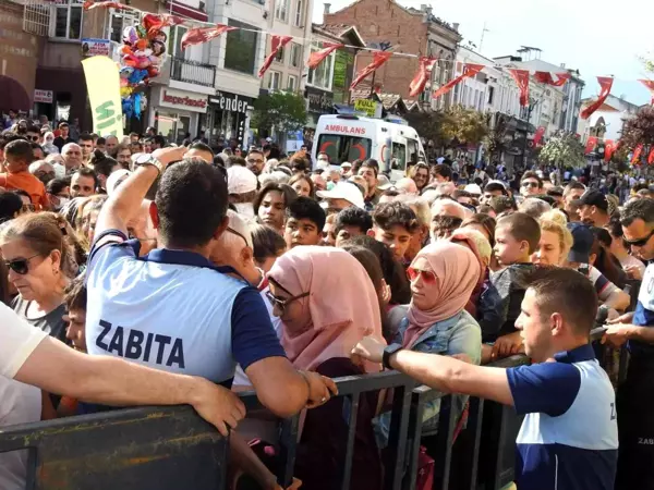 Edirne'de bedava ciğer izdihamı