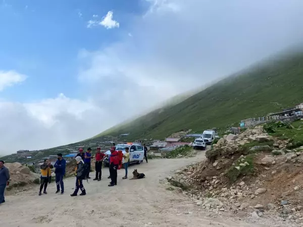 Kaçkar Dağları'nda başına taş düşerek yaralanan dağcı kurtarıldı