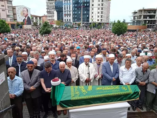 Rize'nin sevilen ismi Necati Hutoğlu doğum gününde son yolculuğuna uğurlandı