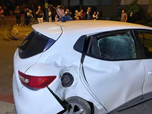 Son dakika haberi... Üsküdar'da iki otomobil çarpıştı: 3 yaralı