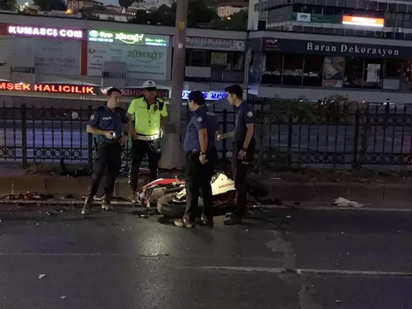 Son dakika haber... Fatih'te otomobille motosiklet çarpıştı: 1 ölü, 1 yaralı