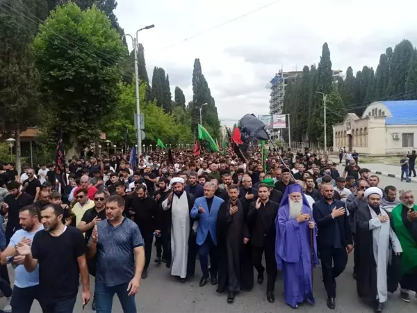 Gürcistan'da 'Tasua Yürüyüşü'ne binlerce kişi katıldı