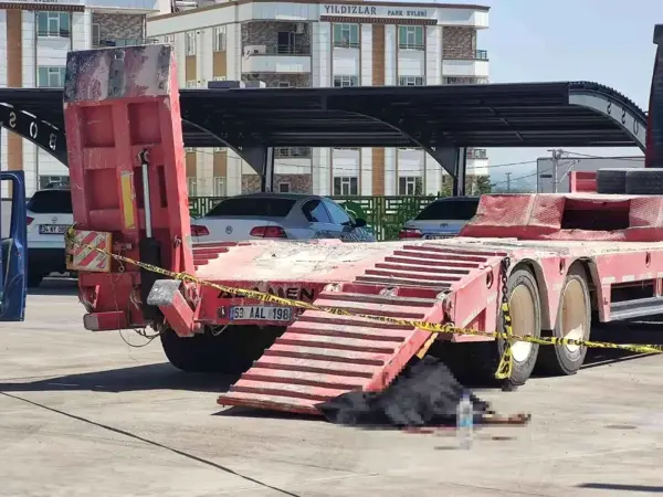 Tırın yükleme rampasının altında kalan işçi öldü