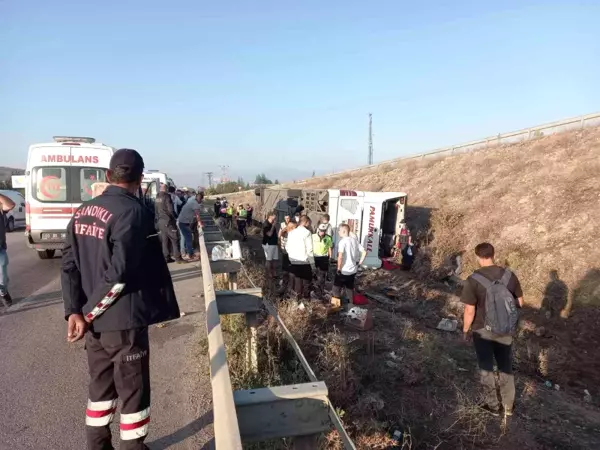 Son dakika haberleri... Asker adaylarını taşıyan otobüs devrildi: 30 yaralı