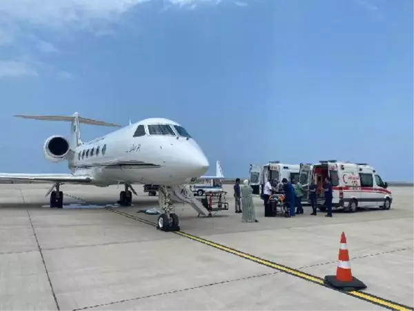 Son dakika haber... RİZE'DEKİ KAZADA YARALANAN 8 KİŞİ, AMBULANS UÇAKLA ÜLKELERİNE GÖTÜRÜLDÜ