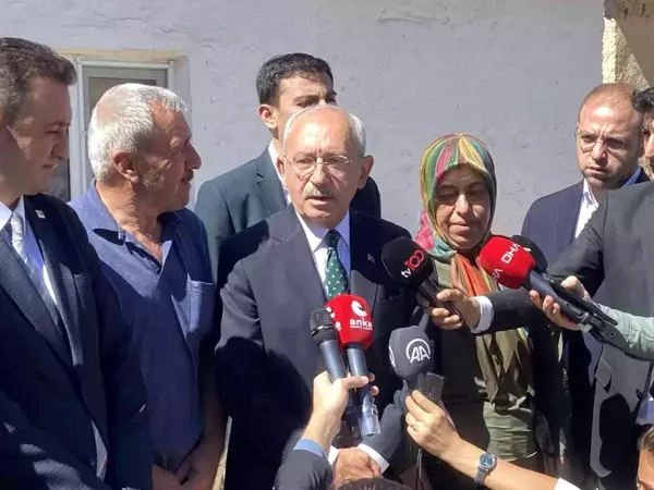 Son dakika haberi! Kılıçdaroğlu, Işid'in Şehit Ettiği Er Fethi Şahin'in Ailesini Konya'da Ziyaret Etti.