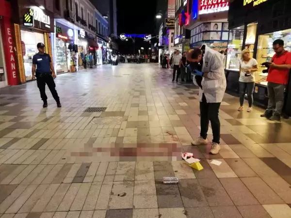 Husumetlisi tarafından gözünden vuruldu...Şahsın yaralandığı anlar kamerada