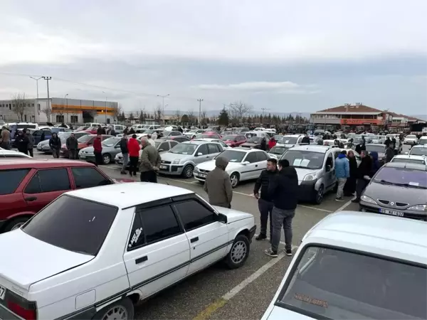 Asgari ücret zammı öncesi oto pazarlarında yoğunluk yaşanıyor