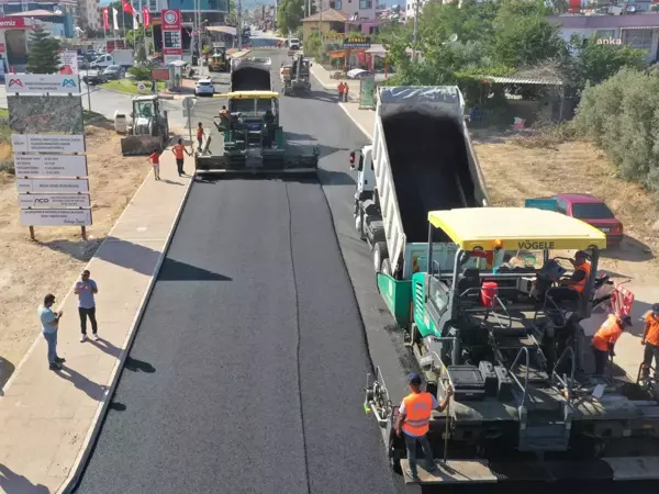 Mersin Büyükşehir Belediyesi Fındıkpınarı Caddesi'ni Yeniliyor