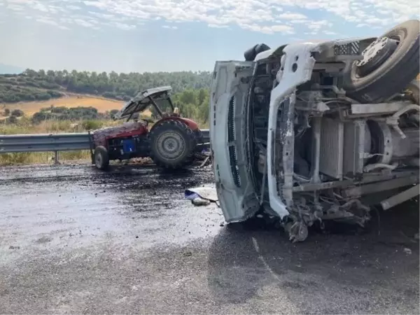 Manisa'da Kamyonun Çarptığı Traktördeki Kadın Hayatını Kaybetti