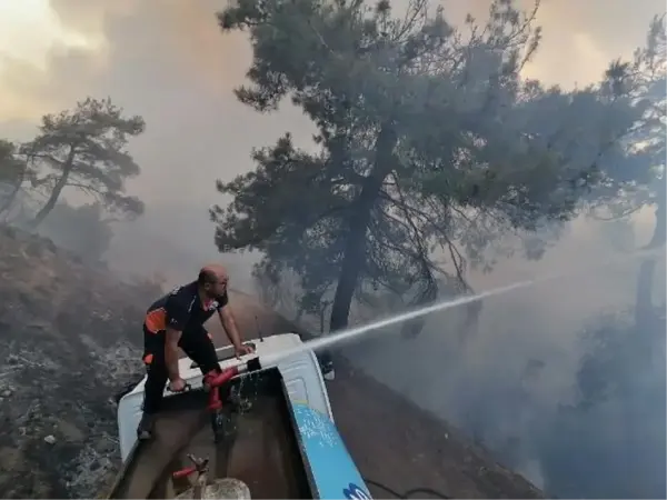 Çanakkale'deki Orman Yangınına Tuzla Belediyesi de Müdahale Ediyor