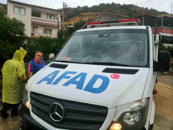 Yahyalı'da Sağanak Yağış Sel Baskınlarına Yol Açtı