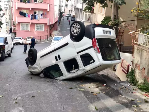 Kağıthane'de freni tutmayan araç takla attı