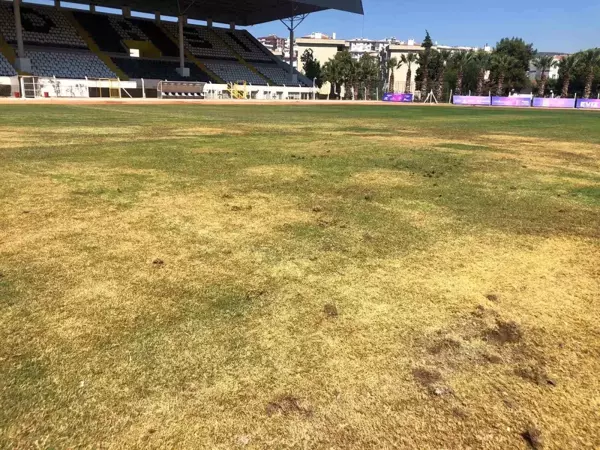 Kuşadası Özer Türk Stadı'na Vandal Saldırı