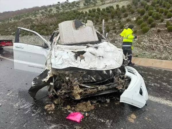 İzmir-İstanbul Otoyolu'nda zincirleme trafik kazası: 1 ölü, 4 yaralı