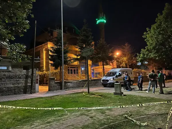 KAYSERİ'de Cami Bahçesinde Çıkan Kavgada 2 Kişi Yaralandı