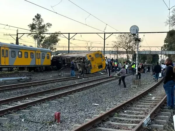 Güney Afrika'da Treni Raydan Çıktı: 25 Yaralı