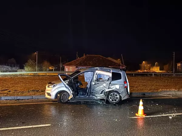 Uşak'ta Trafik Kazası: 1 Ölü, 5 Yaralı