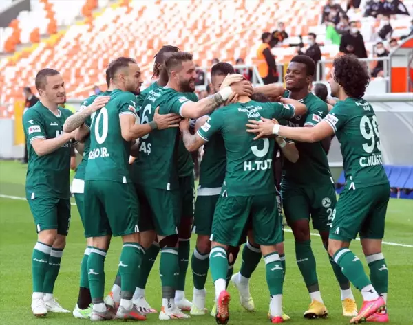 Giresunspor, deplasmanda Adanaspor'u 4-0 yendi ve üst üste 12. galibiyetini aldı