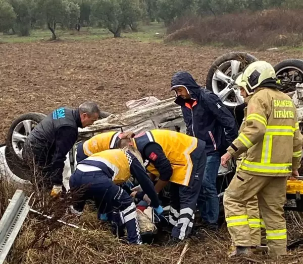 Ayvalık'ta trafik kazası ucuz atlatıldı: 2 yaralı