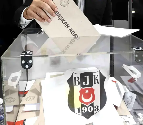 Beşiktaş Olağan Seçimli Genel Kurulu'nda 12 sandık sonucunda Ahmet Nur Çebi 1584, Fuat Çimen 643 oy aldı.