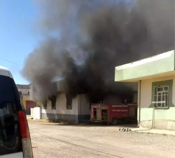 Şanlıurfa'da silahlı saldırı sonrası çocuklar amcalarının evini ateşe verdi