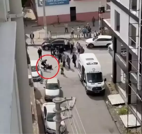 HATAY'DA ESNAF VE ZABITA KAVGASI; 1 ZABITA BIÇAKLA YARALANDI