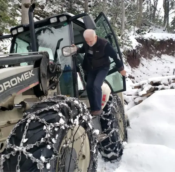 Kepçe operatörleri korona olunca, iş makinesinin başına Belediye Başkanı geçti