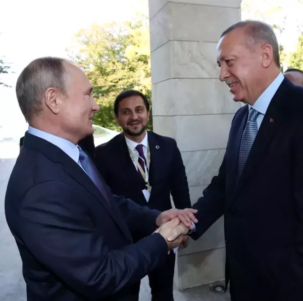 İngiliz basını Erdoğan'ın Putin ve Pence'le görüşmesini karşılaştırdı! 