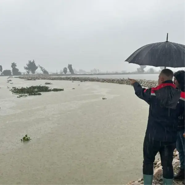 Asi Nehri taştı, 10 bin dekar tarım arazisi sular altında kaldı