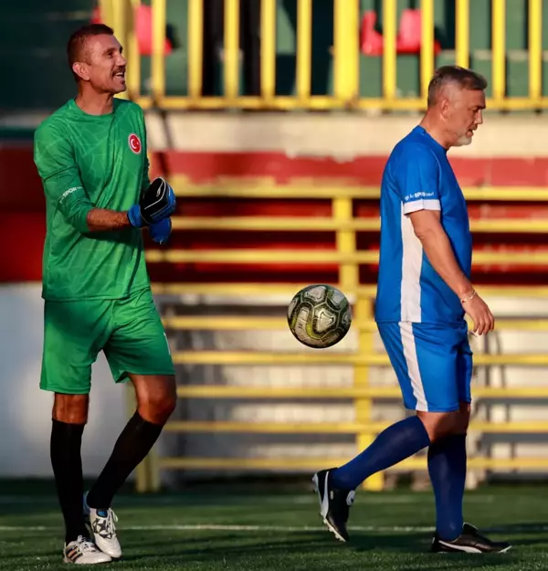 Eski futbolcular Üsküdar Belediyesi etkinliğinde buluştu