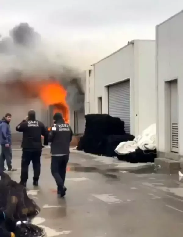 Beylikdüzü Gürpınar Balık Hali'nde korkutan yangın