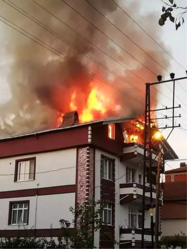 Karabük'ün Yenice İlçesinde 4 Katlı Binada Yangın Çıktı