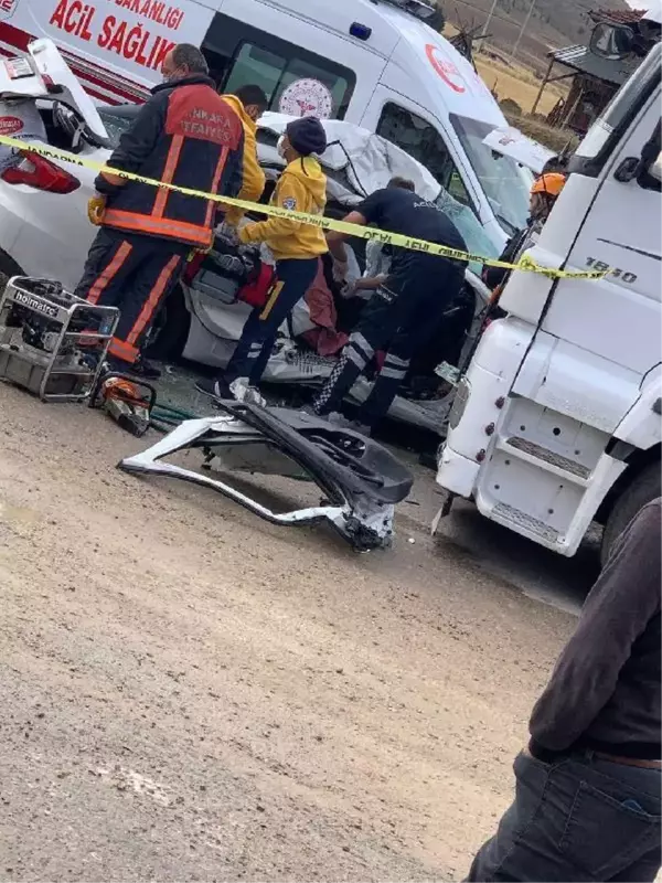 Feci kaza bir aileyi dağıttı! Anne ile oğlu öldü, baba ve kız yaralandı