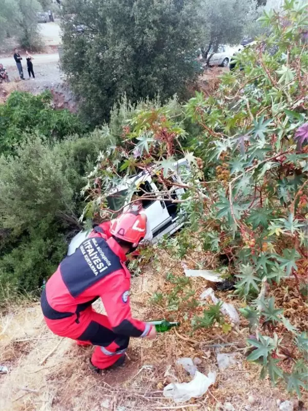 Fethiye'de kamyonet dereye yuvarlandı 1 yaralı