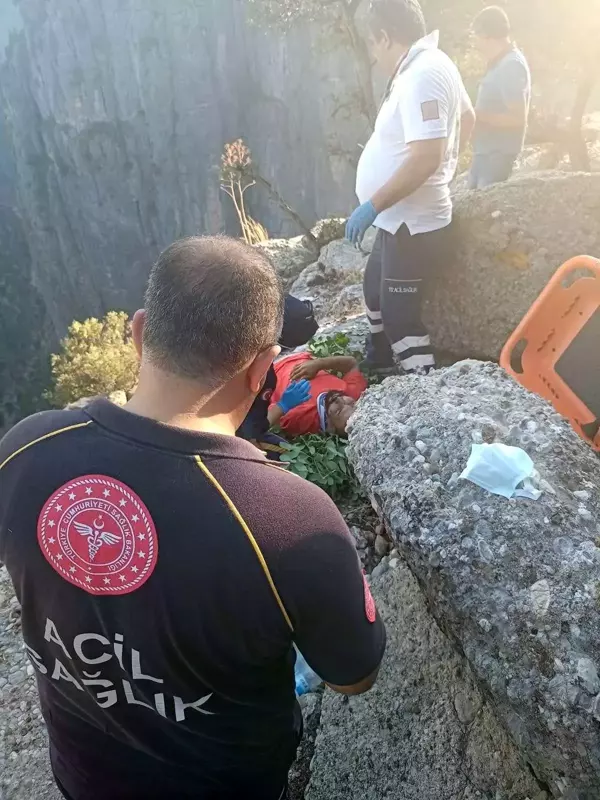 Son dakika! Gelin-damat fotoğrafı çekerken 30 metreden düştü, jandarma uyumaması için böyle çaba gösterdi