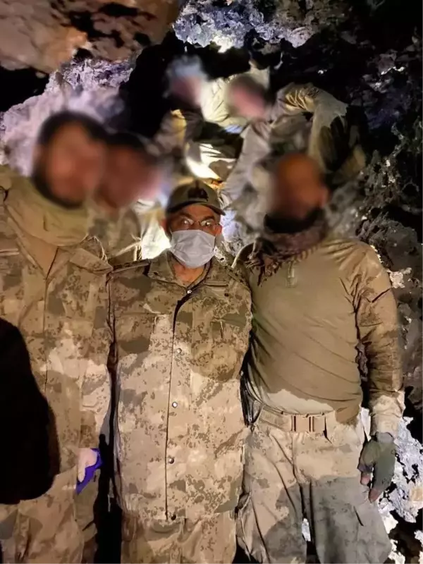 6 PKK'lının etkisiz hale getirildiği mağara imha edildi