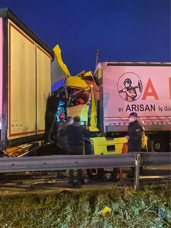 Samsun'da 3 TIR çarpıştı; 1 yaralı