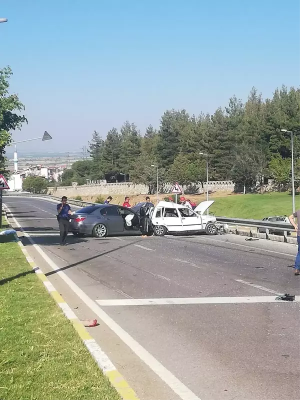 Son dakika haberi | İki otomobilin çarpıştığı kazada 1 kişi öldü, 7 kişi yaralandı