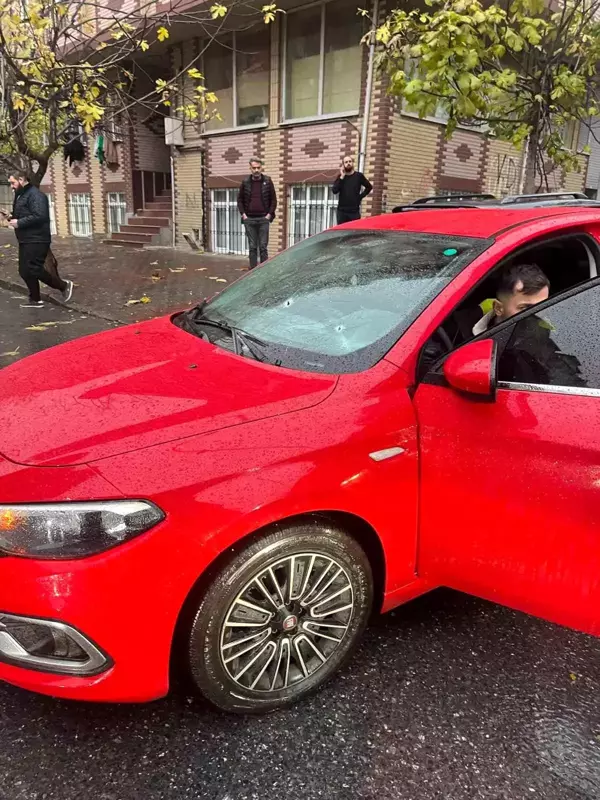 Sultangazi'de CHP İlçe Gençlik Kolları Başkan Yardımcısına Silahlı Saldırı