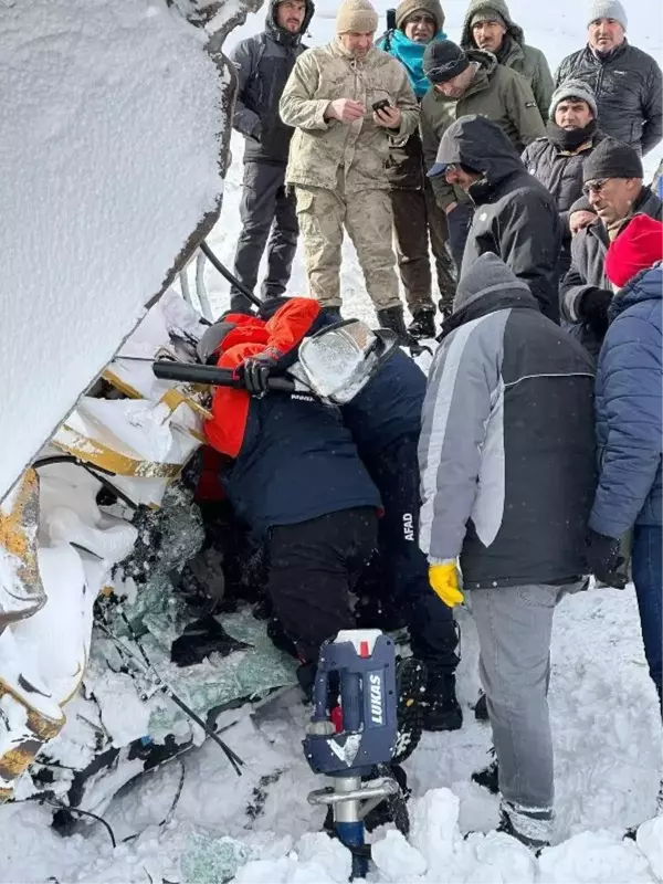 Ağrı'da Kar Tipisi Kazası: 3 Kişi Hayatını Kaybetti