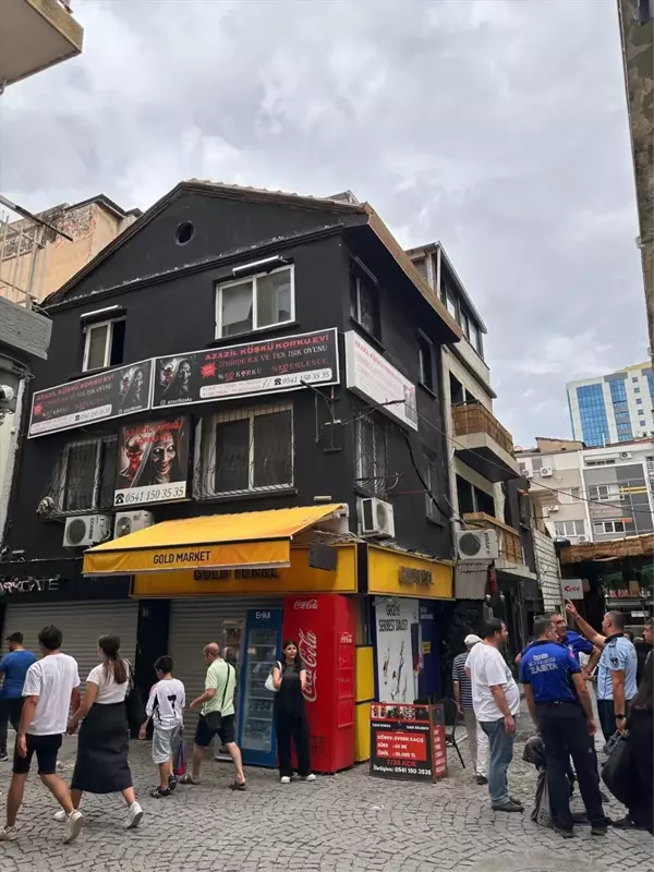 İzmir'deki Korku Evi Tepki Çekti, Pano ve Mankenler Kaldırıldı