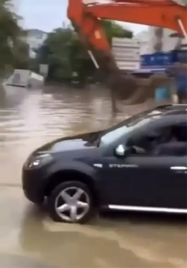 Ardahan genel haberi: Üsküdar ve Beykoz'da şiddetli yağış yolları göle çevirdi, araçlar yolda mahsur kaldı