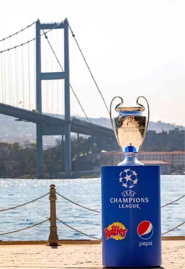 UEFA Şampiyonlar Ligi Kupası, İstanbul Boğazı'yla buluştu