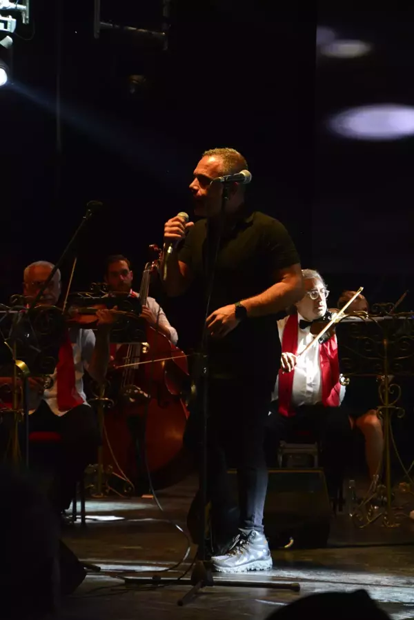 Uluslararası Bursa Festivali'nde Senforock Orkestrası konser verdi