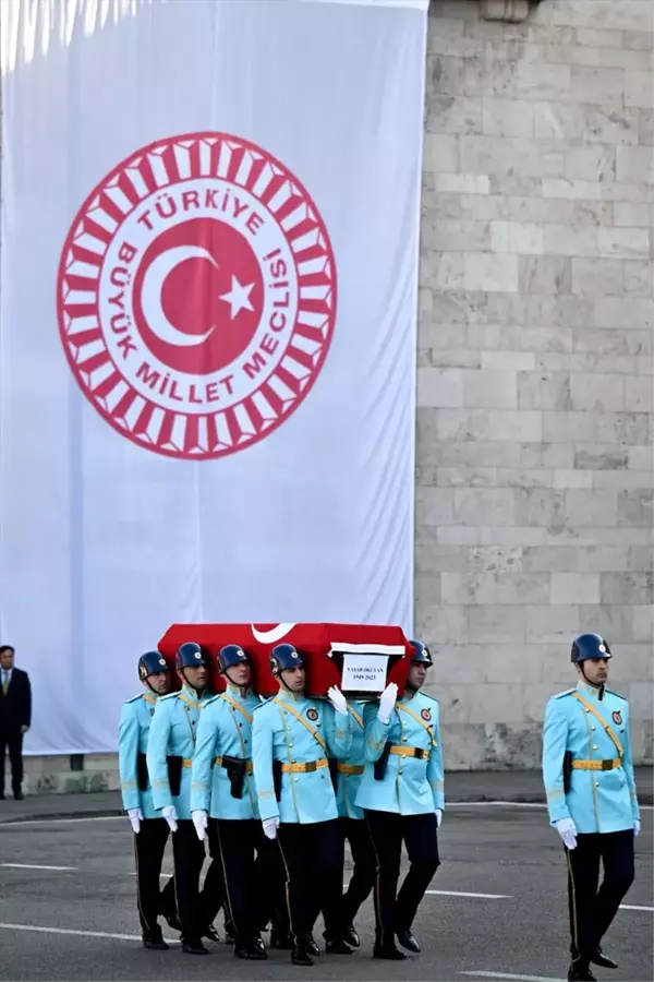 Eski Çalışma ve Sosyal Güvenlik Bakanı Yaşar Okuyan İçin Meclis'te Cenaze Töreni Düzenlendi