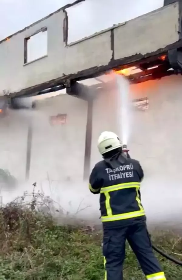 Kastamonu'da Ahşap Ev Yangını