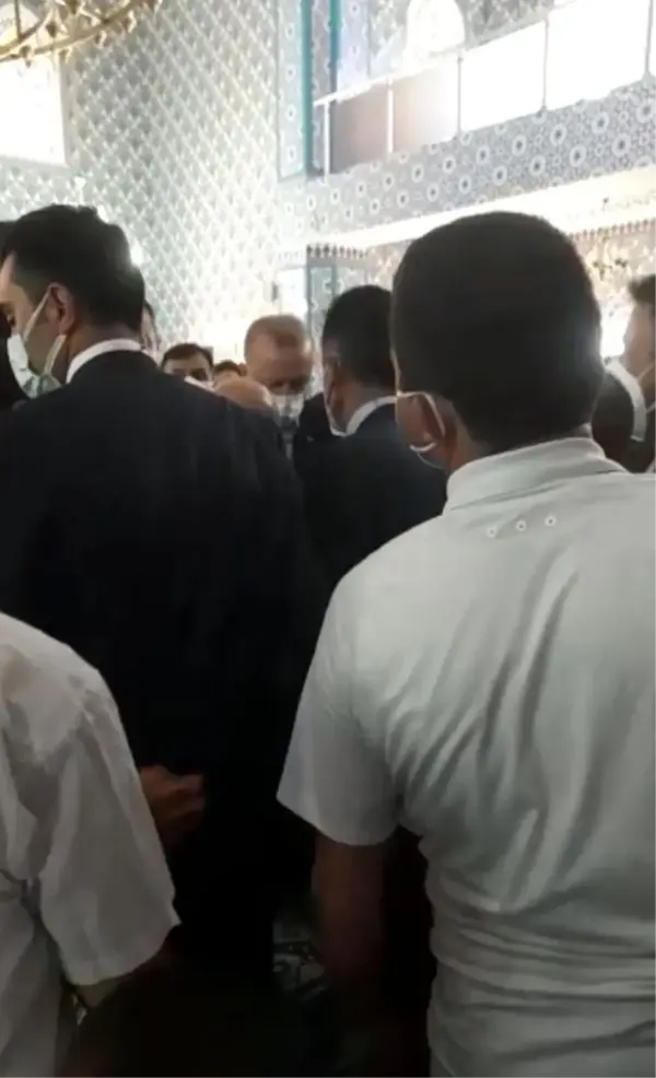 Son dakika haber | Cumhurbaşkanı Erdoğan, Cuma namazını Mecek Camii'nde kıldı